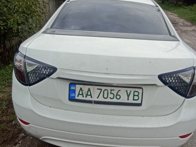 Білий Рено Флюенс, об'ємом двигуна 0 л та пробігом 330 тис. км за 4504 $, фото 3 на Automoto.ua