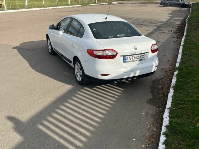 Рено Флюенс 2015 в Буче на Automoto.ua Белый Рено Флюенс, объемом двигателя 1.6 л и пробегом 215 тыс. км за 7500 $, фото 3 на Automoto.ua