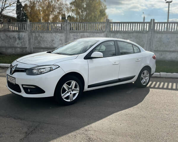 Рено Флюенс 2015 в Киеве на Automoto.ua Белый Рено Флюенс, объемом двигателя 1.6 л и пробегом 220 тыс. км за 7700 $, фото 1 на Automoto.ua