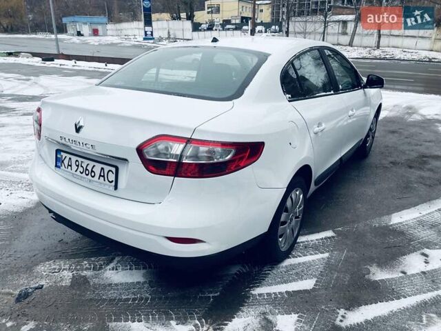 Белый Рено Флюенс, объемом двигателя 1.6 л и пробегом 282 тыс. км за 6550 $, фото 4 на Automoto.ua