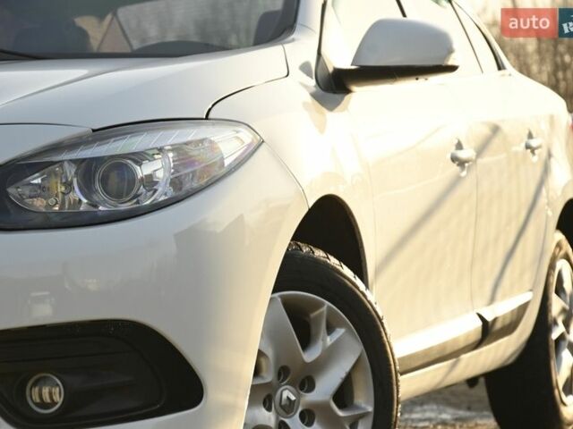 Білий Рено Флюенс, об'ємом двигуна 1.46 л та пробігом 214 тис. км за 7289 $, фото 8 на Automoto.ua