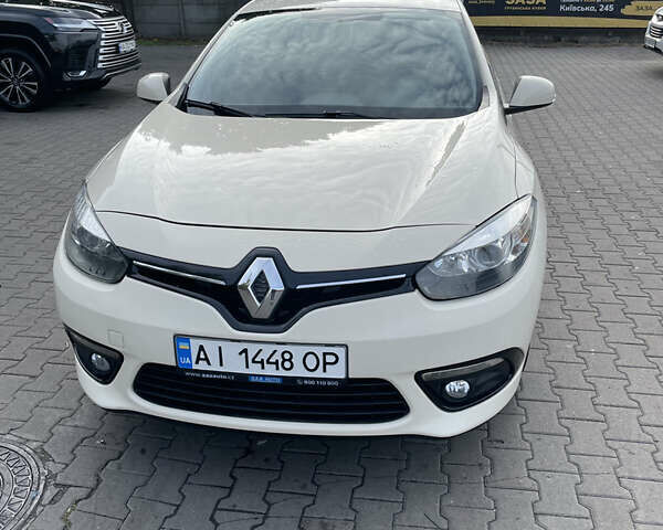 Белый Рено Флюенс, объемом двигателя 1.6 л и пробегом 184 тыс. км за 7200 $, фото 1 на Automoto.ua
