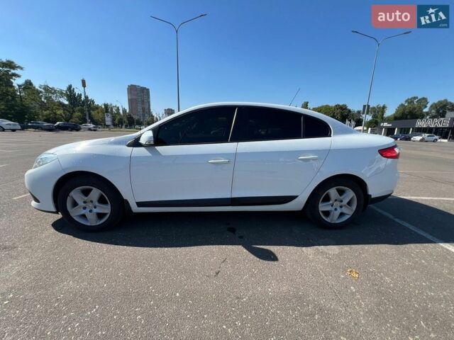 Білий Рено Флюенс, об'ємом двигуна 1.6 л та пробігом 132 тис. км за 8500 $, фото 12 на Automoto.ua