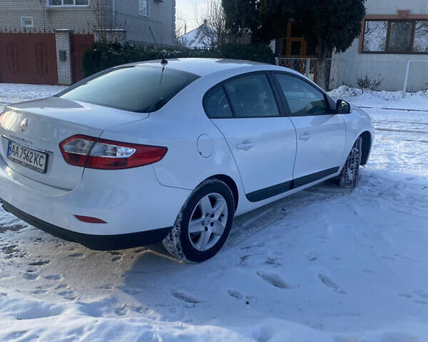 Білий Рено Флюенс, об'ємом двигуна 1.6 л та пробігом 223 тис. км за 7400 $, фото 2 на Automoto.ua