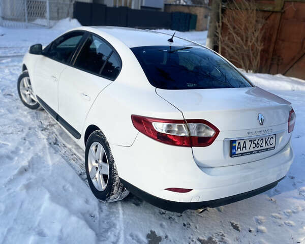 Білий Рено Флюенс, об'ємом двигуна 1.6 л та пробігом 223 тис. км за 7400 $, фото 4 на Automoto.ua