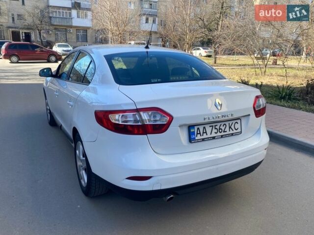 Білий Рено Флюенс, об'ємом двигуна 1.6 л та пробігом 225 тис. км за 6700 $, фото 4 на Automoto.ua