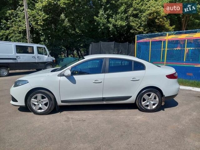 Белый Рено Флюенс, объемом двигателя 1.6 л и пробегом 102 тыс. км за 8000 $, фото 3 на Automoto.ua