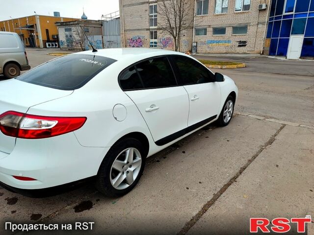Белый Рено Флюенс, объемом двигателя 1.5 л и пробегом 204 тыс. км за 7000 $, фото 1 на Automoto.ua