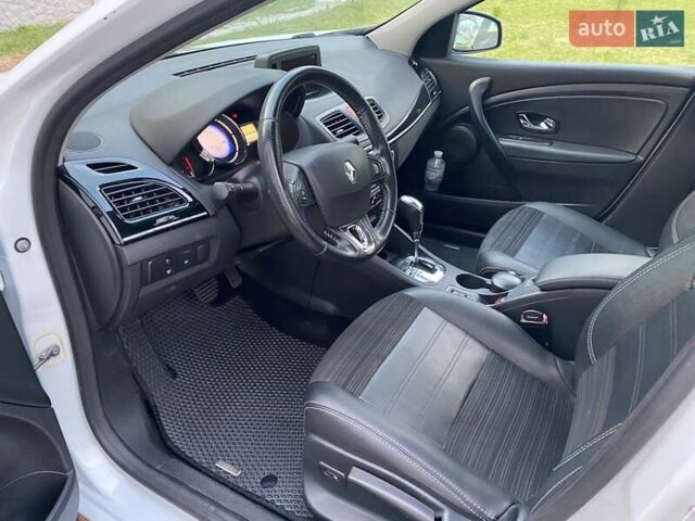 Білий Рено Флюенс, об'ємом двигуна 1.46 л та пробігом 149 тис. км за 10000 $, фото 9 на Automoto.ua