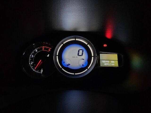 Белый Рено Флюенс, объемом двигателя 1.5 л и пробегом 155 тыс. км за 9600 $, фото 7 на Automoto.ua