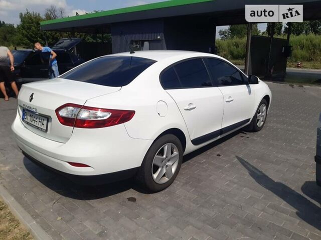 Белый Рено Флюенс, объемом двигателя 1.6 л и пробегом 176 тыс. км за 8300 $, фото 6 на Automoto.ua