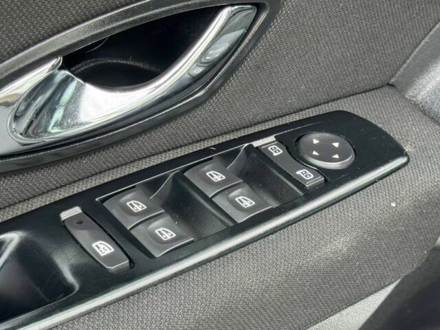 Білий Рено Флюенс, об'ємом двигуна 1.5 л та пробігом 154 тис. км за 7350 $, фото 5 на Automoto.ua