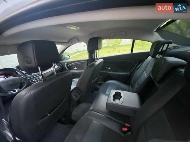 Білий Рено Флюенс, об'ємом двигуна 1.46 л та пробігом 149 тис. км за 10000 $, фото 11 на Automoto.ua