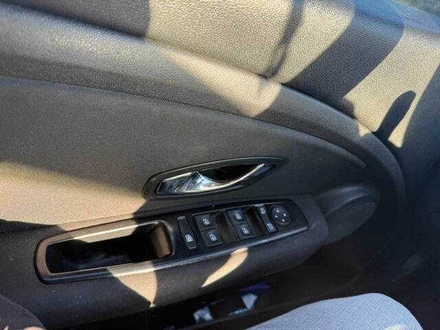 Білий Рено Флюенс, об'ємом двигуна 1.5 л та пробігом 251 тис. км за 9367 $, фото 5 на Automoto.ua