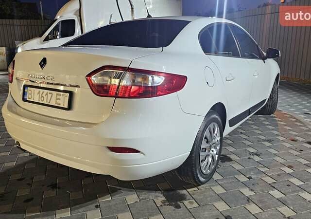 Белый Рено Флюенс, объемом двигателя 1.46 л и пробегом 156 тыс. км за 9600 $, фото 16 на Automoto.ua