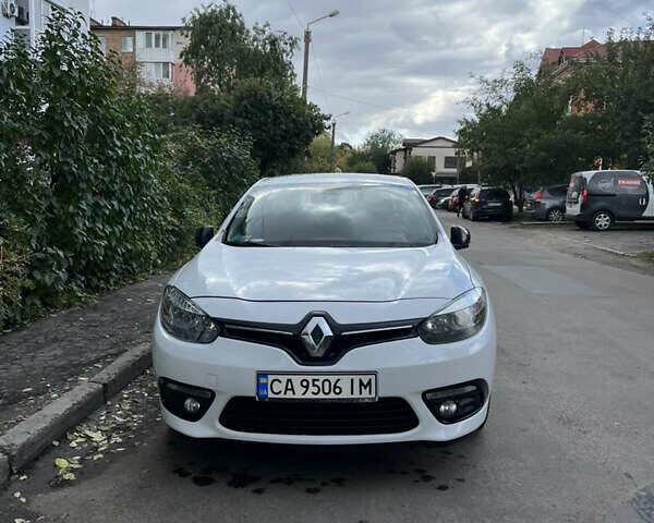 Білий Рено Флюенс, об'ємом двигуна 1.46 л та пробігом 205 тис. км за 9300 $, фото 1 на Automoto.ua