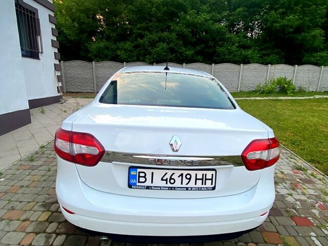 Белый Рено Флюенс, объемом двигателя 1.5 л и пробегом 150 тыс. км за 9000 $, фото 3 на Automoto.ua