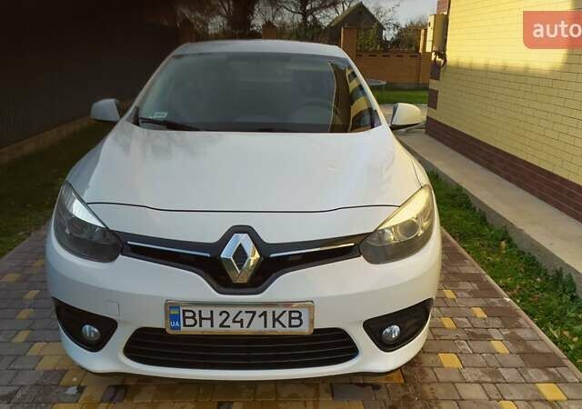 Білий Рено Флюенс, об'ємом двигуна 1.46 л та пробігом 192 тис. км за 9500 $, фото 1 на Automoto.ua