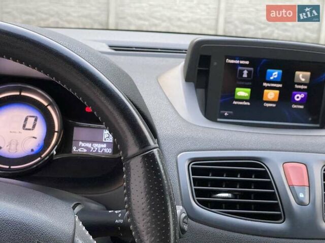Білий Рено Флюенс, об'ємом двигуна 1.46 л та пробігом 149 тис. км за 10000 $, фото 14 на Automoto.ua