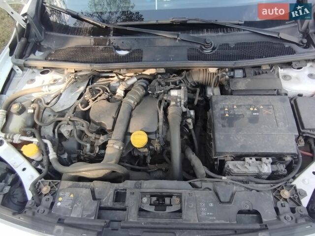Белый Рено Флюенс, объемом двигателя 1.46 л и пробегом 160 тыс. км за 9700 $, фото 11 на Automoto.ua