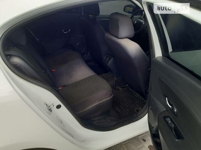 Белый Рено Флюенс, объемом двигателя 1.6 л и пробегом 176 тыс. км за 8300 $, фото 20 на Automoto.ua