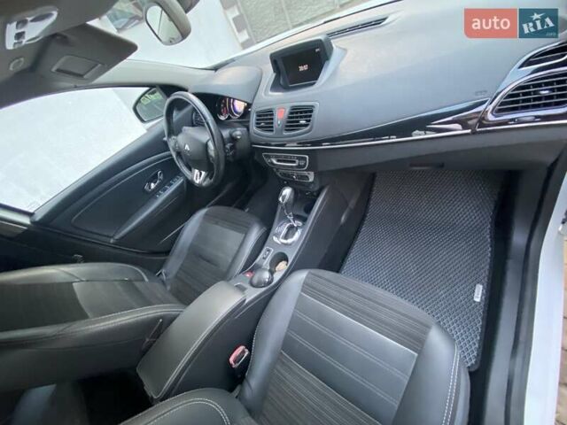 Білий Рено Флюенс, об'ємом двигуна 1.46 л та пробігом 149 тис. км за 10000 $, фото 7 на Automoto.ua