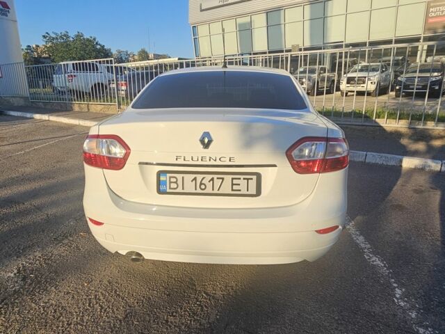 Белый Рено Флюенс, объемом двигателя 1.5 л и пробегом 155 тыс. км за 9600 $, фото 2 на Automoto.ua