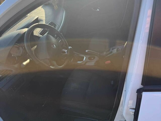 Білий Рено Флюенс, об'ємом двигуна 1.5 л та пробігом 251 тис. км за 9367 $, фото 4 на Automoto.ua