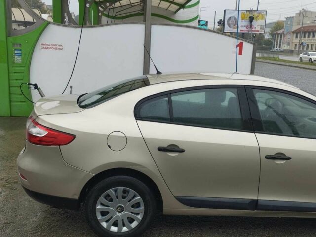 Бежевый Рено Флюенс, объемом двигателя 1.6 л и пробегом 213 тыс. км за 5300 $, фото 4 на Automoto.ua