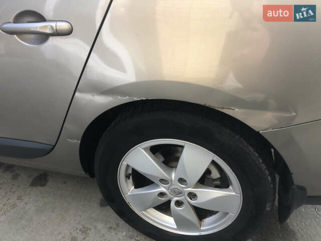 Бежевый Рено Флюенс, объемом двигателя 1.6 л и пробегом 295 тыс. км за 5150 $, фото 7 на Automoto.ua