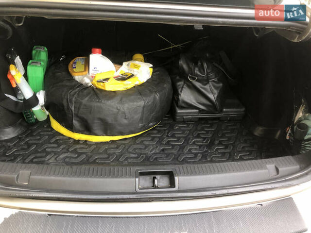 Бежевый Рено Флюенс, объемом двигателя 1.6 л и пробегом 295 тыс. км за 5150 $, фото 5 на Automoto.ua