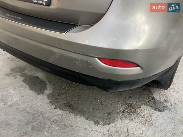 Бежевый Рено Флюенс, объемом двигателя 1.6 л и пробегом 295 тыс. км за 5150 $, фото 9 на Automoto.ua