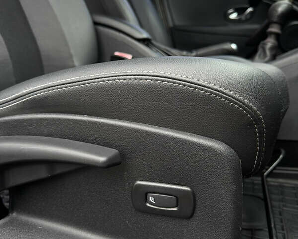 Бежевый Рено Флюенс, объемом двигателя 1.6 л и пробегом 192 тыс. км за 6200 $, фото 19 на Automoto.ua