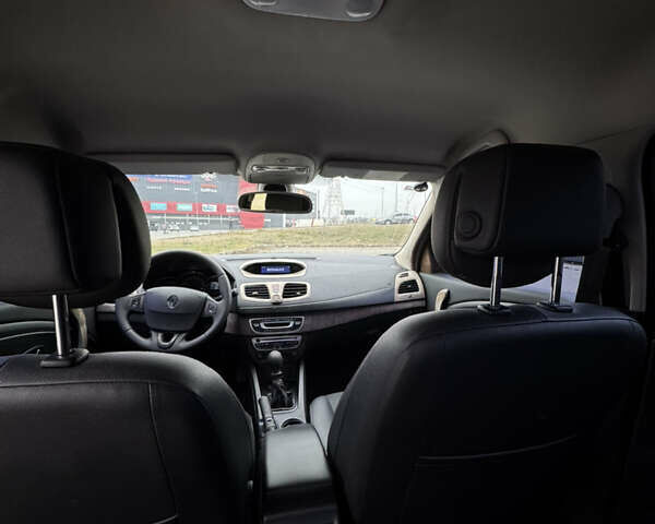 Бежевый Рено Флюенс, объемом двигателя 1.6 л и пробегом 192 тыс. км за 6200 $, фото 17 на Automoto.ua