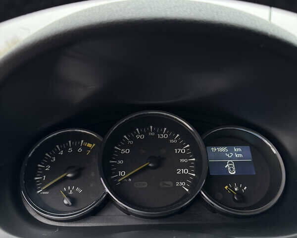 Бежевый Рено Флюенс, объемом двигателя 1.6 л и пробегом 192 тыс. км за 6200 $, фото 11 на Automoto.ua