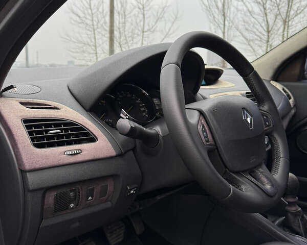 Бежевый Рено Флюенс, объемом двигателя 1.6 л и пробегом 192 тыс. км за 6200 $, фото 21 на Automoto.ua