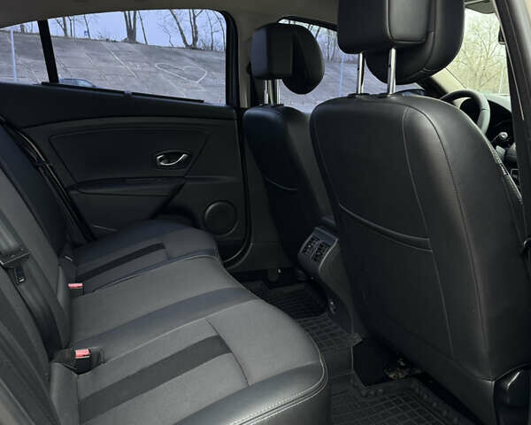 Бежевый Рено Флюенс, объемом двигателя 1.6 л и пробегом 192 тыс. км за 6200 $, фото 16 на Automoto.ua