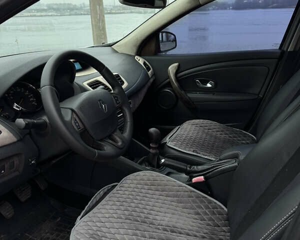 Бежевый Рено Флюенс, объемом двигателя 1.6 л и пробегом 192 тыс. км за 6200 $, фото 7 на Automoto.ua