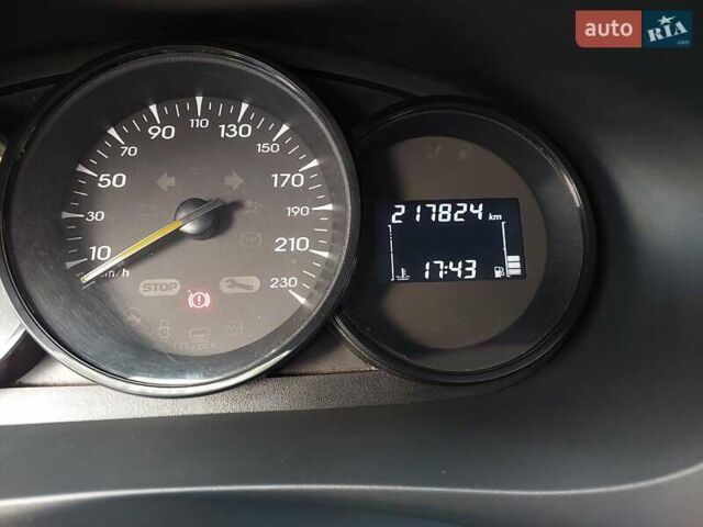 Бежевый Рено Флюенс, объемом двигателя 1.6 л и пробегом 217 тыс. км за 6100 $, фото 3 на Automoto.ua