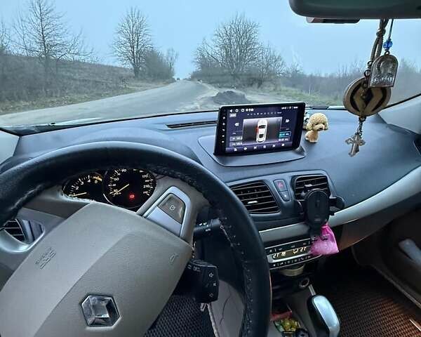 Бежевый Рено Флюенс, объемом двигателя 1.5 л и пробегом 198 тыс. км за 7500 $, фото 4 на Automoto.ua