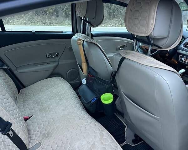 Бежевый Рено Флюенс, объемом двигателя 1.5 л и пробегом 198 тыс. км за 7500 $, фото 5 на Automoto.ua