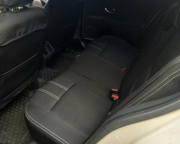 Бежевый Рено Флюенс, объемом двигателя 1.6 л и пробегом 275 тыс. км за 8000 $, фото 11 на Automoto.ua