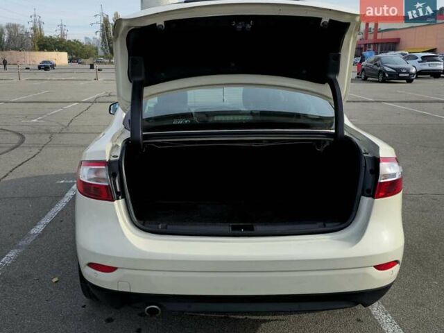 Бежевый Рено Флюенс, объемом двигателя 2 л и пробегом 229 тыс. км за 8000 $, фото 6 на Automoto.ua