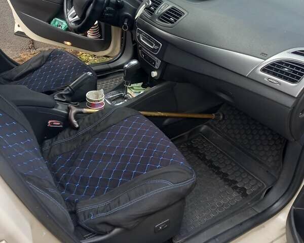 Бежевый Рено Флюенс, объемом двигателя 1.6 л и пробегом 275 тыс. км за 8000 $, фото 9 на Automoto.ua