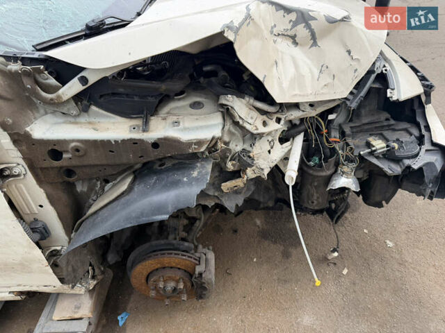 Бежевый Рено Флюенс, объемом двигателя 1.46 л и пробегом 220 тыс. км за 3200 $, фото 5 на Automoto.ua