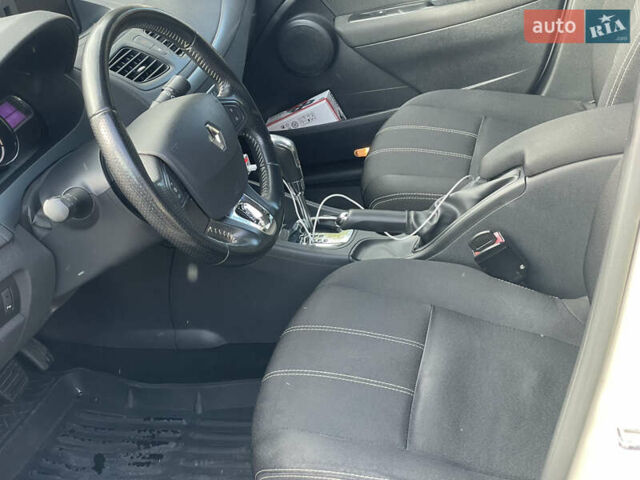 Бежевый Рено Флюенс, объемом двигателя 1.46 л и пробегом 160 тыс. км за 7600 $, фото 13 на Automoto.ua