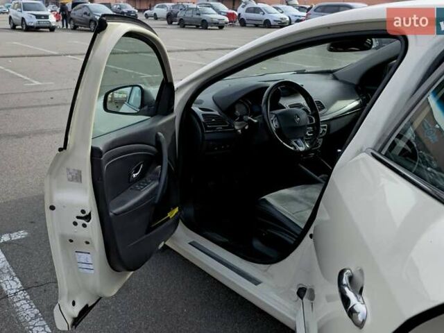 Бежевый Рено Флюенс, объемом двигателя 2 л и пробегом 229 тыс. км за 8000 $, фото 10 на Automoto.ua