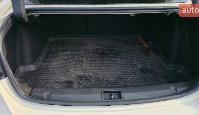 Бежевый Рено Флюенс, объемом двигателя 2 л и пробегом 229 тыс. км за 8000 $, фото 7 на Automoto.ua