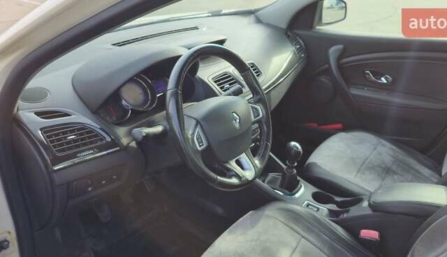 Бежевый Рено Флюенс, объемом двигателя 2 л и пробегом 229 тыс. км за 8000 $, фото 12 на Automoto.ua