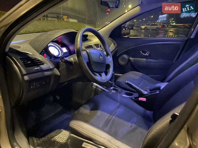 Бежевый Рено Флюенс, объемом двигателя 1.46 л и пробегом 233 тыс. км за 7300 $, фото 9 на Automoto.ua